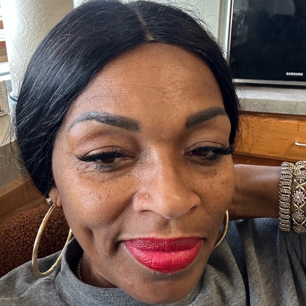 Meet your Posher, Renee